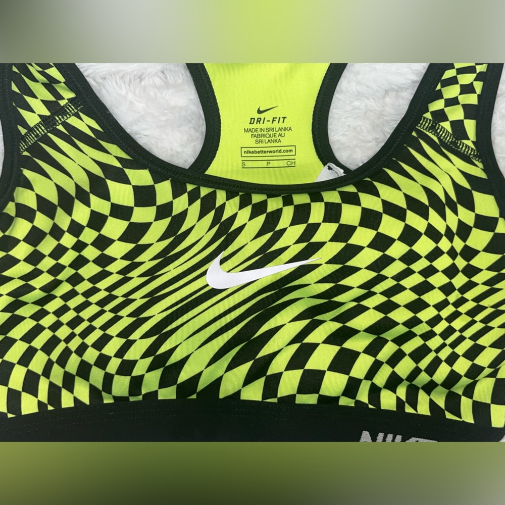 Nike pro sports bra
